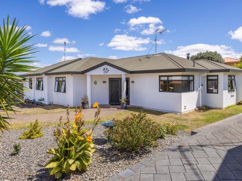66 Ayrshire Drive, Grandview Heights