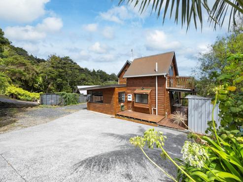 1111 Huia Road, Huia