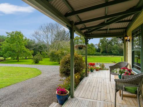 347 Kuku East Road, Manakau