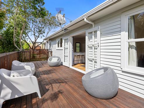 117F Seaview Road, Westown