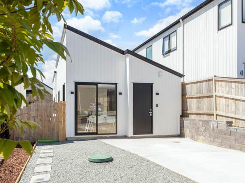 35 Morus Road, Massey