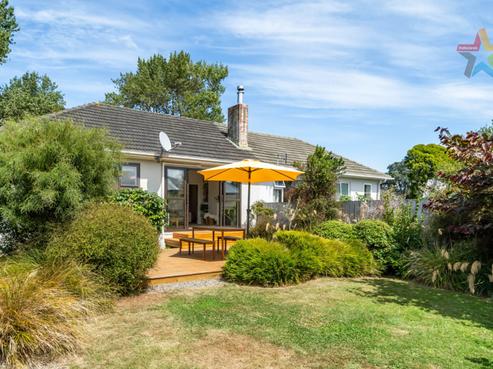 225 Riverside Drive, Waterloo