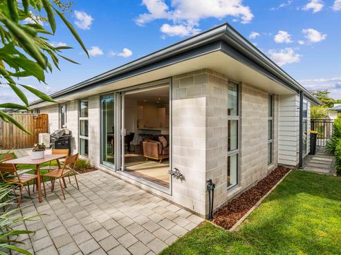 2/3 Nyoli Street, Northcote