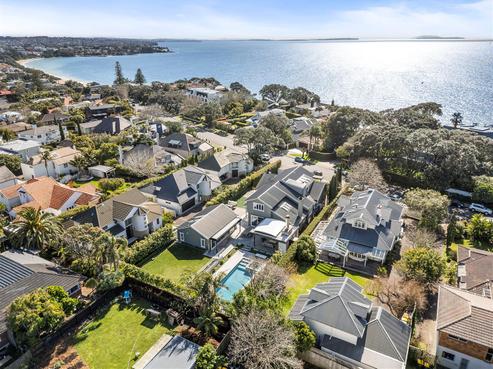 12 Clifton Road, Hauraki