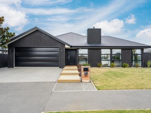 34 Russ Drive, Lincoln