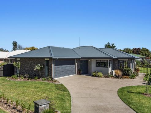 21 Edgewater Grove, Whakatane