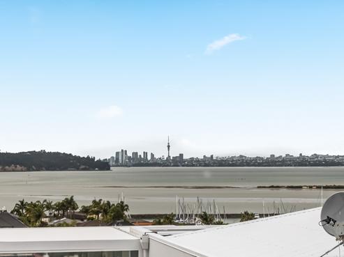 2/143A Wiseley Road, West Harbour