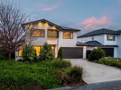 8 Shelby Place, Long Bay
