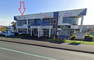 Onewa Road 270m2 Office with Street Profile