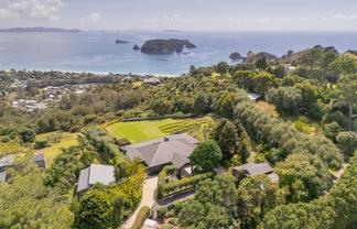 49 Sarahs Hill, Hahei