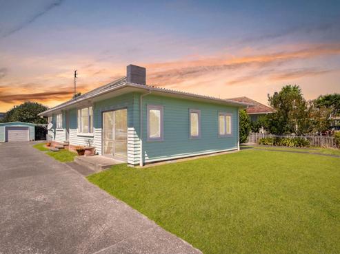 7 London Street, Te Atatu Peninsula