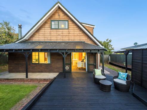 8A Longburn Road, Henderson