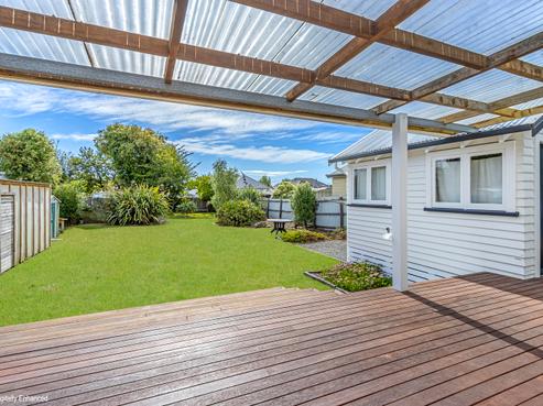 215 Breezes Road, Aranui