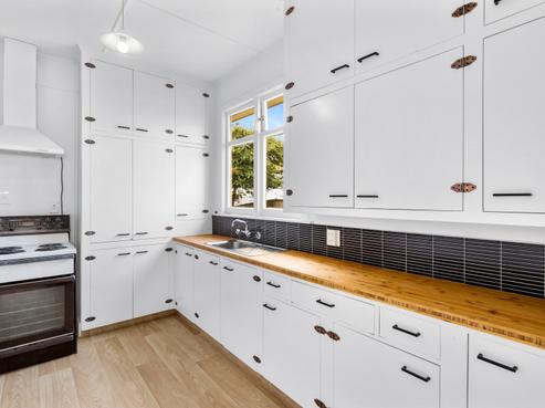 142 Carlyle Street, Napier South