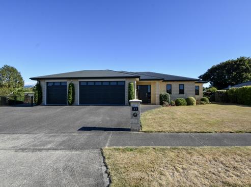 39 Armstrong Avenue, Carterton