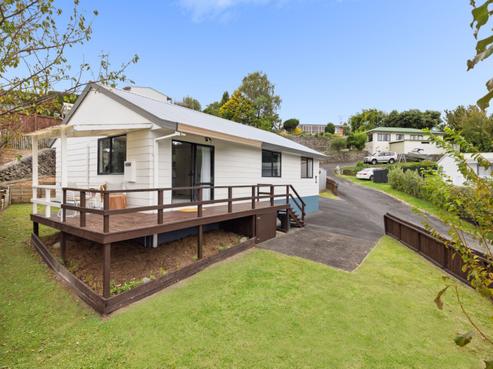 7 Peppertree Way, Brookfield