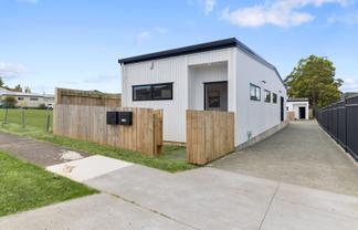 63 Flanshaw Road, Te Atatu South