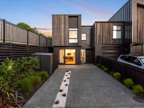 10 Nga Tutu Place, Belmont