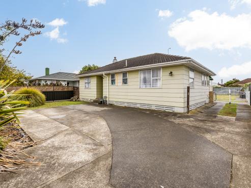 25 Curling Crescent, Onekawa