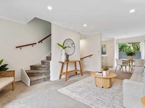 8/13 Kaihu Street, Northcote