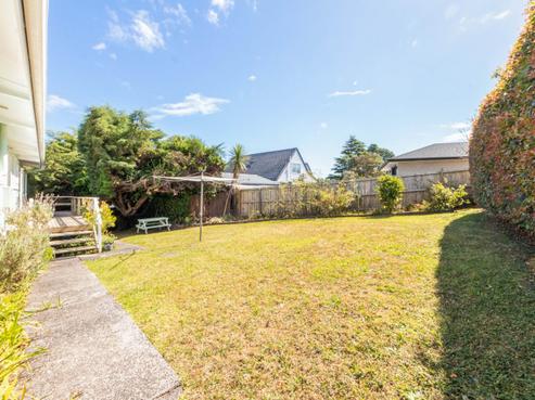 33 Chorley Avenue, Massey