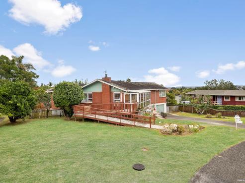 18 Sunnyhill Crescent, Sunnyhills