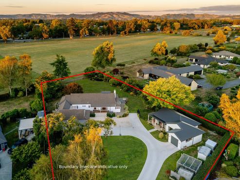 16 Cowley Drive, Leamington