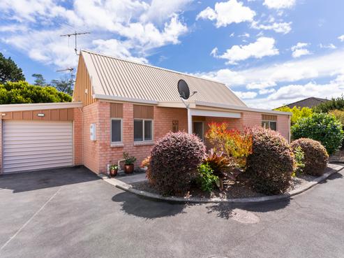 10/34 Waipuia Place, Greenhithe