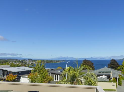 66 Ngauruhoe Street, Hilltop