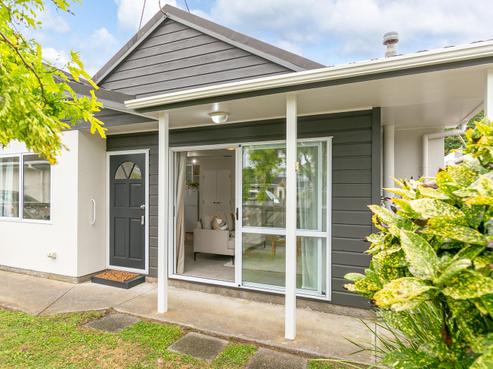 6 Macalister Place, Miramar