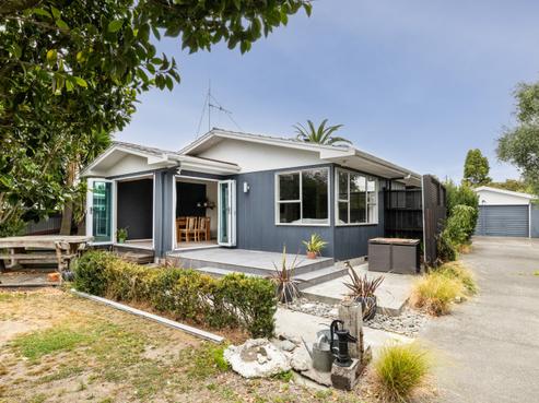 4 Tucker Lane, Clive