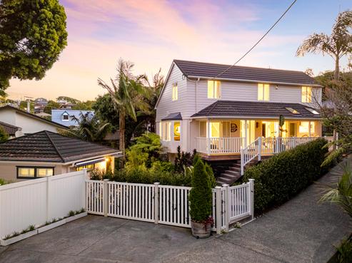 1/2 Heathcote Road, Castor Bay