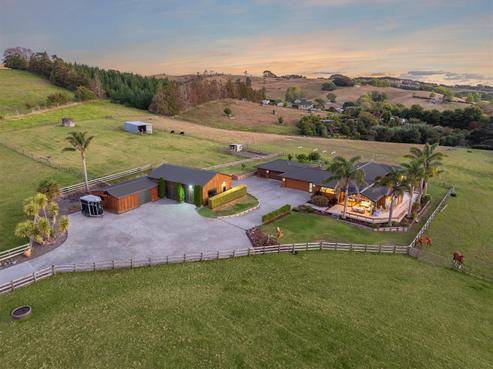 883 Peak Road, Helensville