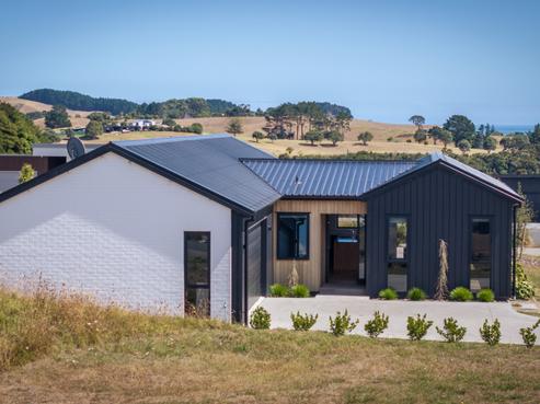2 Tunarau Street, Raglan