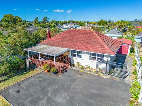 81 Preston Road, Clover Park