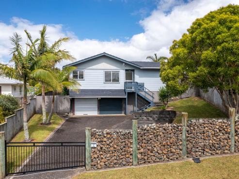 16 Tetrarch Place, Totara Vale