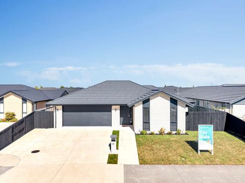 11 Kimbrae Drive, Rototuna North