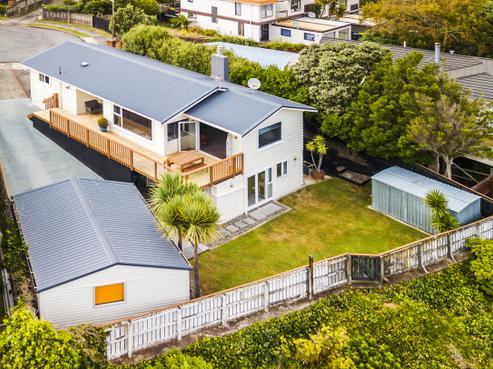 8 Ash Grove, Ranui