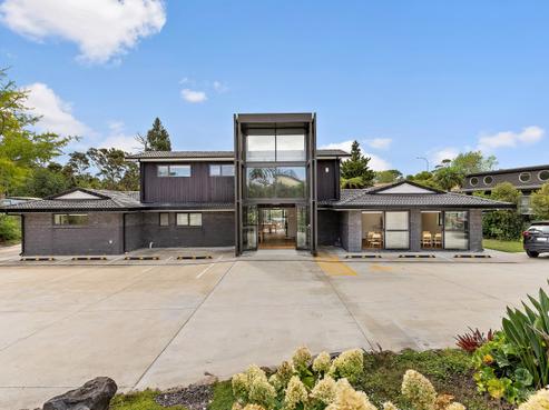137 Oteha Valley Road, Fairview Heights