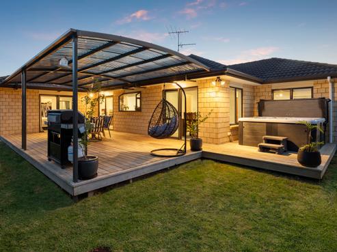 16 Thomas Moore Place, Pukekohe