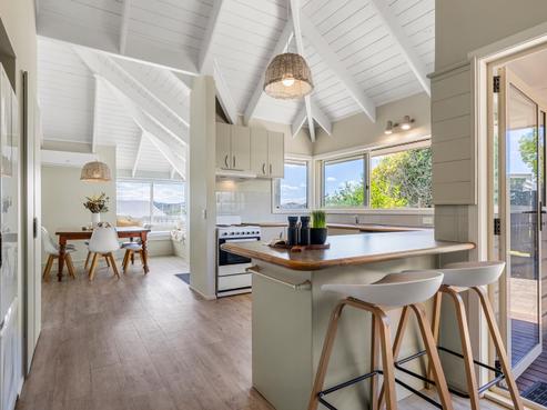 21B Long Street, Raglan