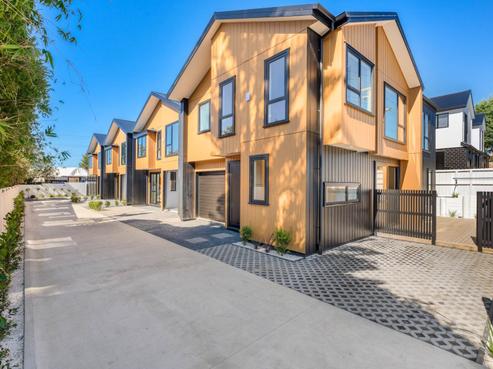 62 Royal View Road, Te Atatu South