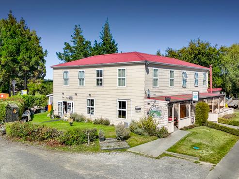 1709 Cust Road, Cust