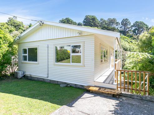 8 Cross Street, Karori