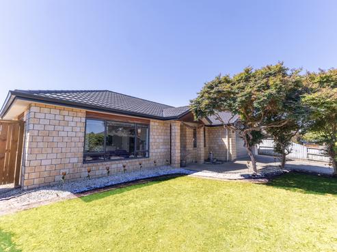 70 Farringdon Avenue, Rototuna North