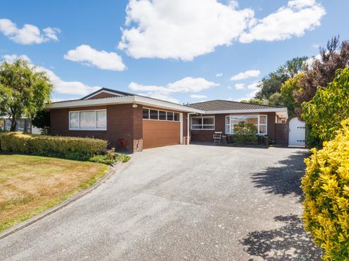 22 Fiona Crescent, Feilding