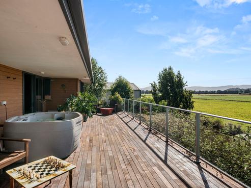 1806 Cust Road, Cust