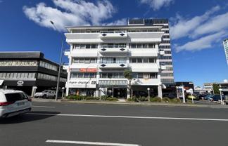Takapuna first floor corner office