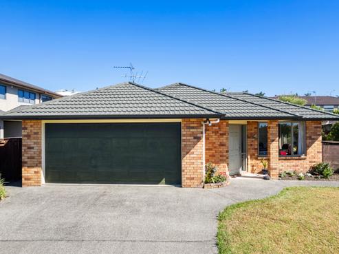 30 Chesterfield Way, Orewa