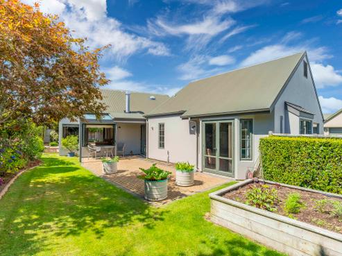 1 Joshua Place, Rangatira Park